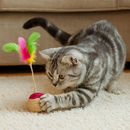 Brinquedo Interativo com Penas e Bola de Sisal – Diversão para Gatos | Tailzinho